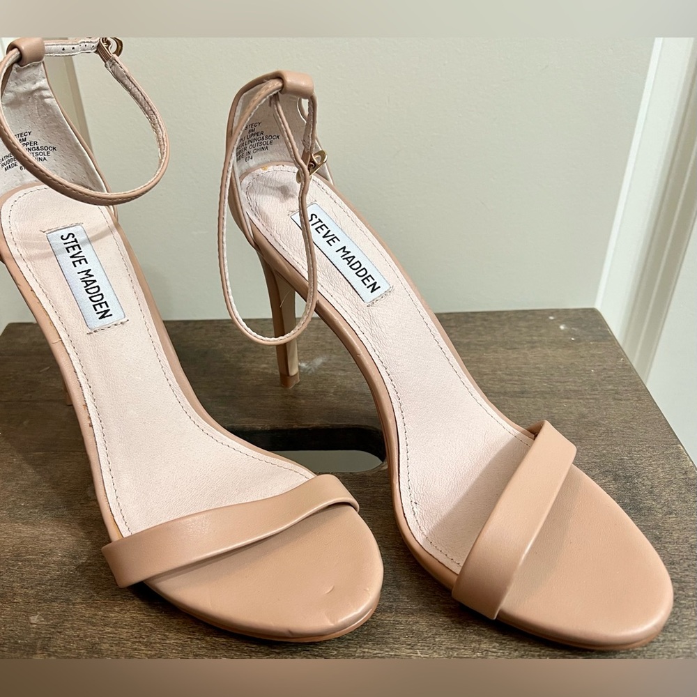 Size 8: Steve Madden Nude Heeled Sandals